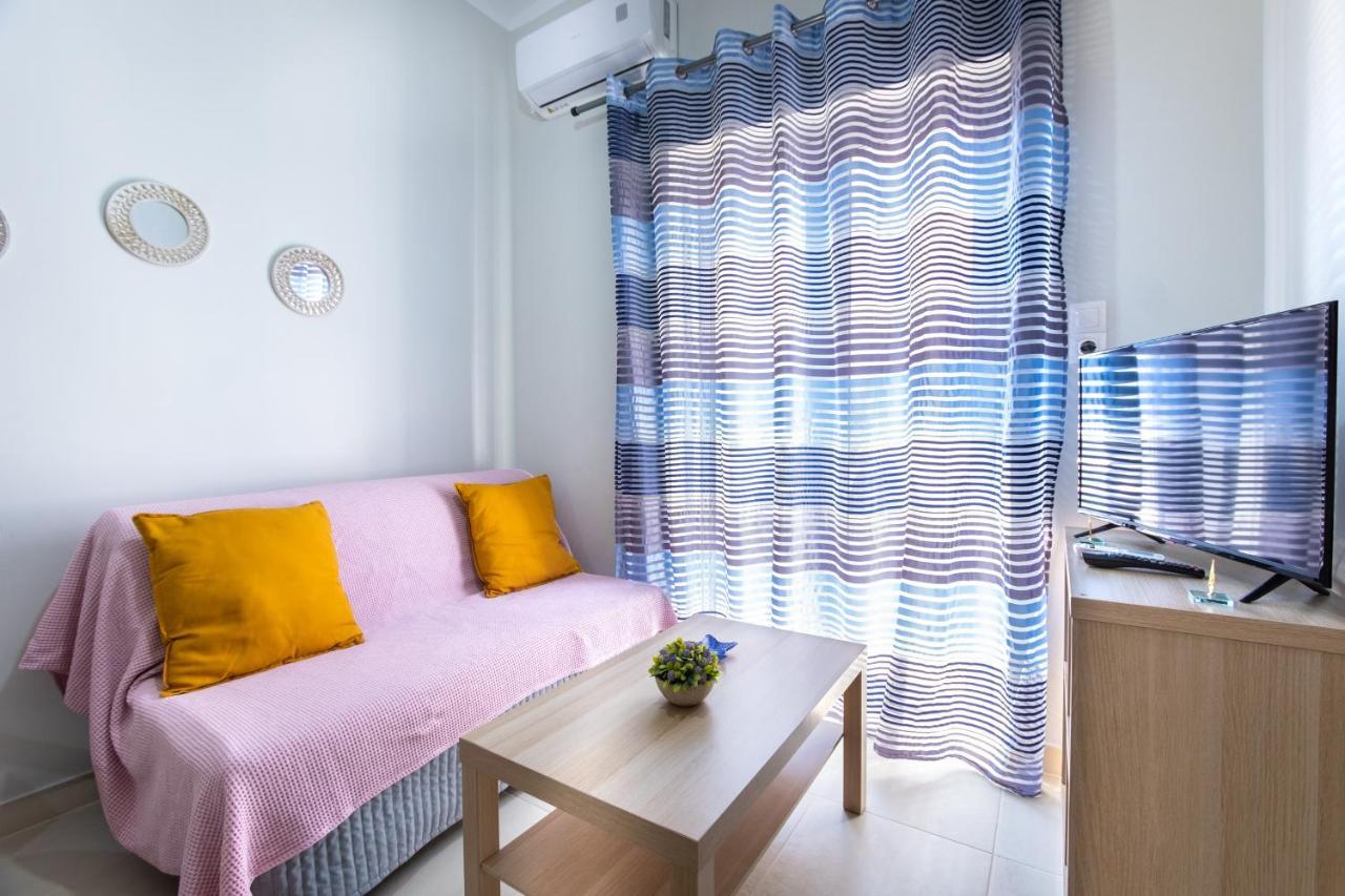 Urban Lifestyle Apartment In Пирей Экстерьер фото