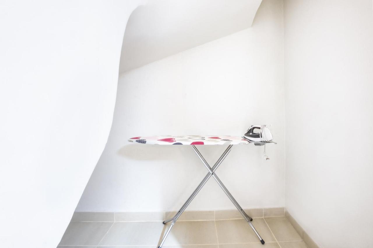 Urban Lifestyle Apartment In Пирей Экстерьер фото