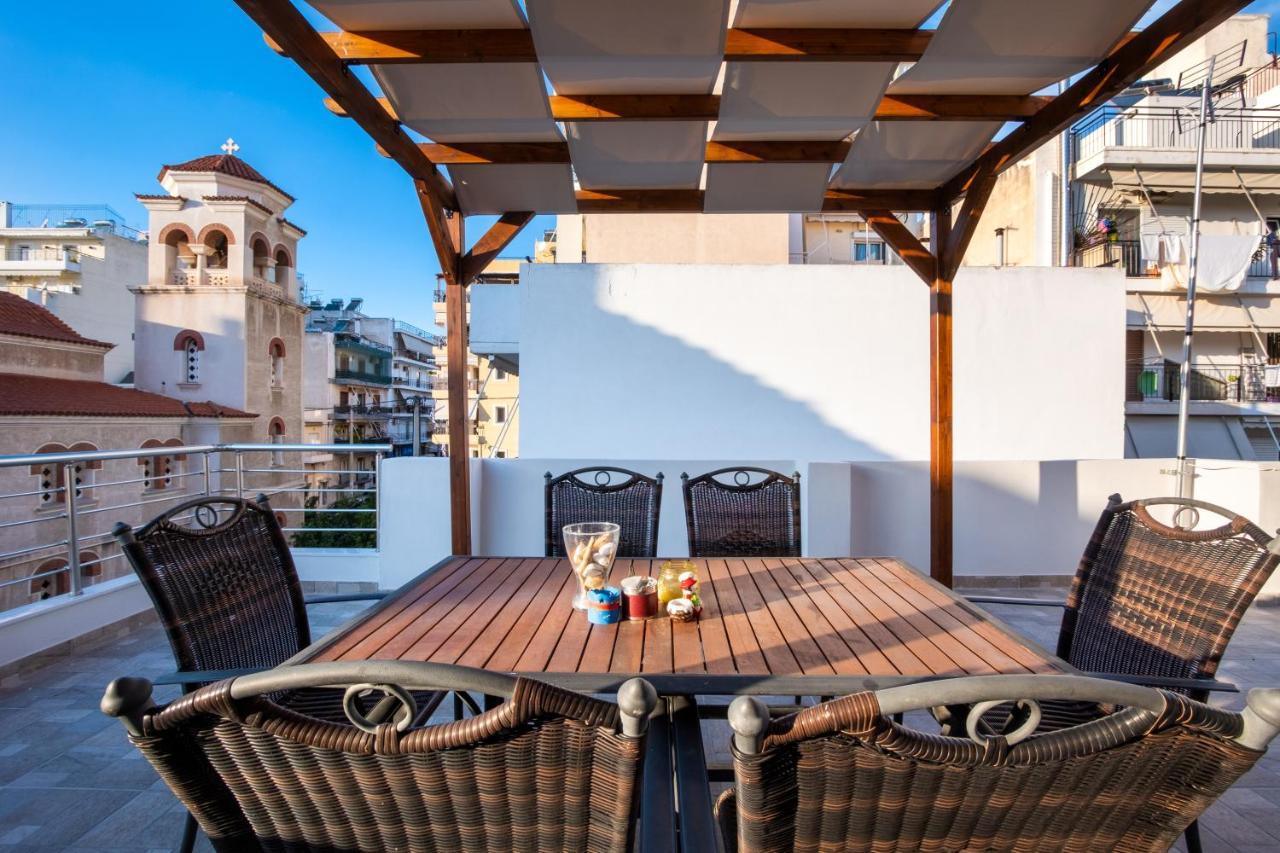 Urban Lifestyle Apartment In Пирей Экстерьер фото